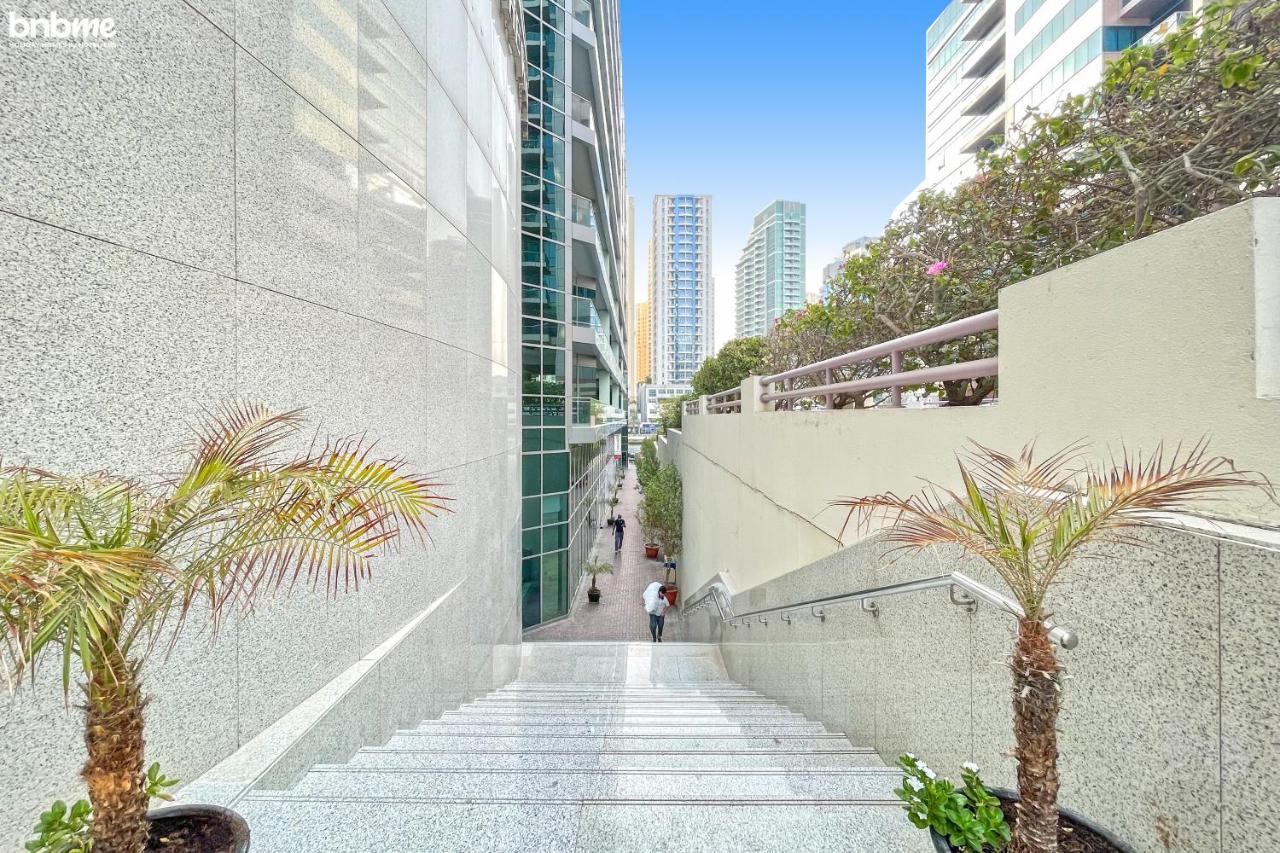 Bnbmehomes - Sit Back & Enjoy Seeing The Luxury Yachts Drive By - B67 Dubai Ngoại thất bức ảnh